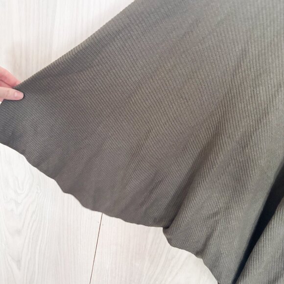 Lululemon Cashlu Knit Textured Wrap in Grey Sage - Picture 7 of 10